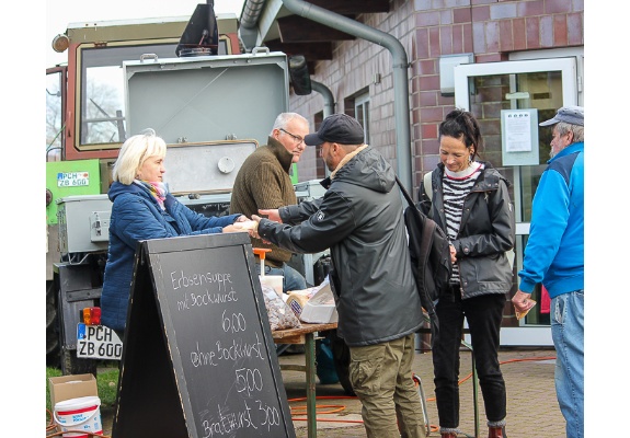 Versorgung gab es auch aus der Gulaschkanone