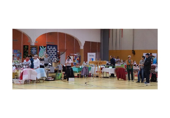 weite Aufname von den Ausstellenden der 3. Kreativmesse