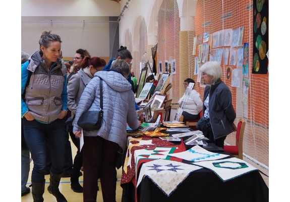 weite Aufname von den Ausstellenden der 3. Kreativmesse