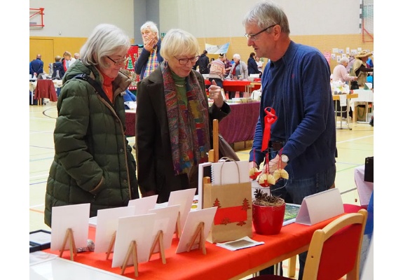 weite Aufname von den Ausstellenden der 3. Kreativmesse