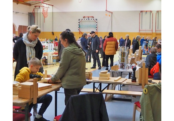 weite Aufname von den Ausstellenden der 3. Kreativmesse