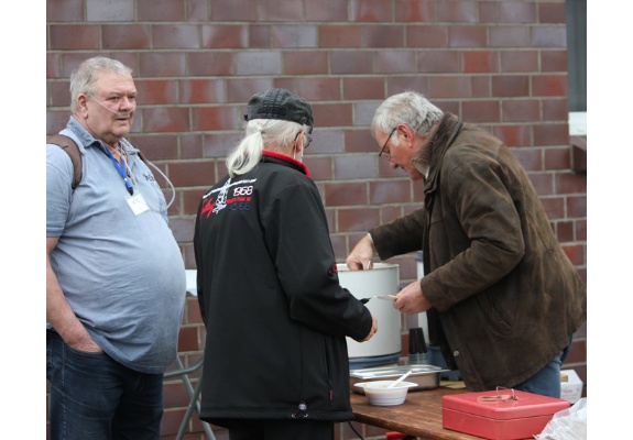 Draußen wurde der Hunger gestillt