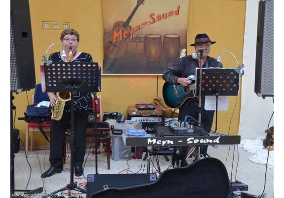 musikalische Unterhaltung durch die Band Meyn Sound