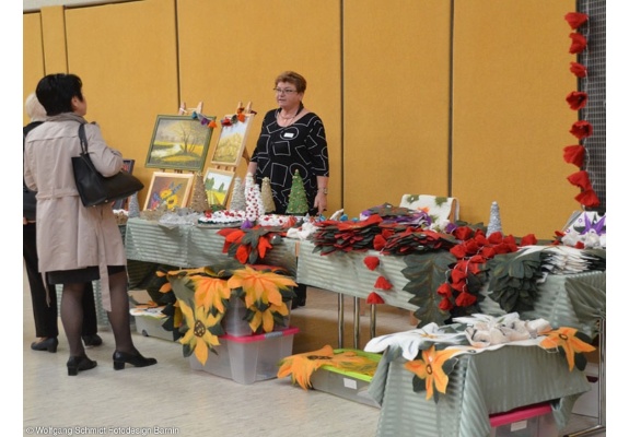 Stand mit Filzarbeiten von Lydia Strahlmann