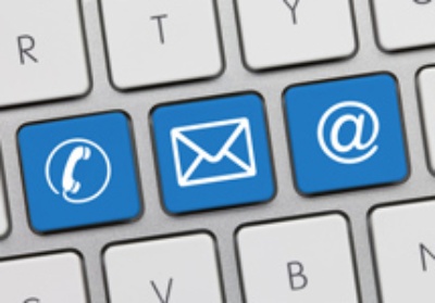 Symbolbild für Onlinedienste und Formulare; Nahaufnahme einer Tastatur